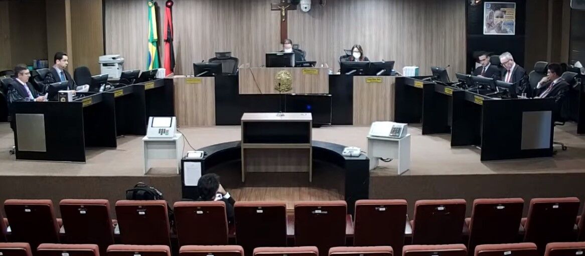 Prefeito e vice-prefeita de Santana de Mangueira têm diplomas cassados pelo TRE-PB Prefeito e vice-prefeita de Santana de Mangueira têm diplomas cassados pelo TRE-PB