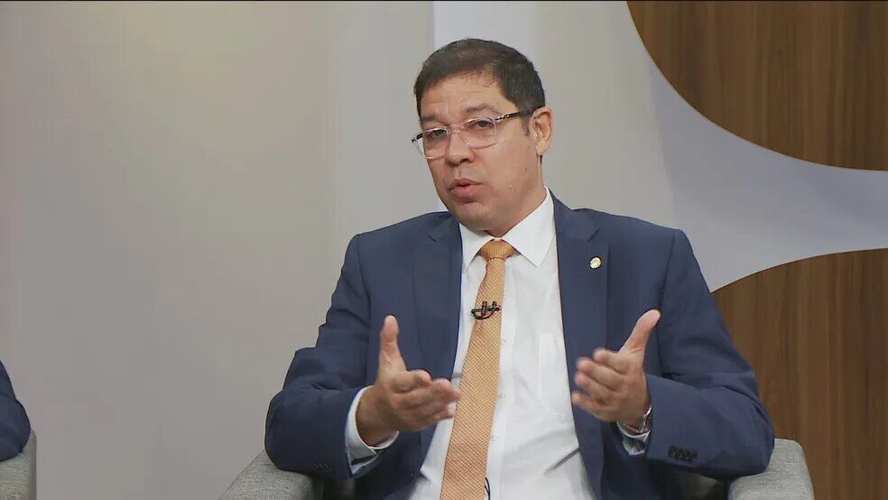 Grupo de WhatsApp do PL tem quebra-pau após reforma tributária e é suspenso por líder da legenda Grupo de WhatsApp do PL tem quebra-pau após reforma tributária e é suspenso por líder da legenda