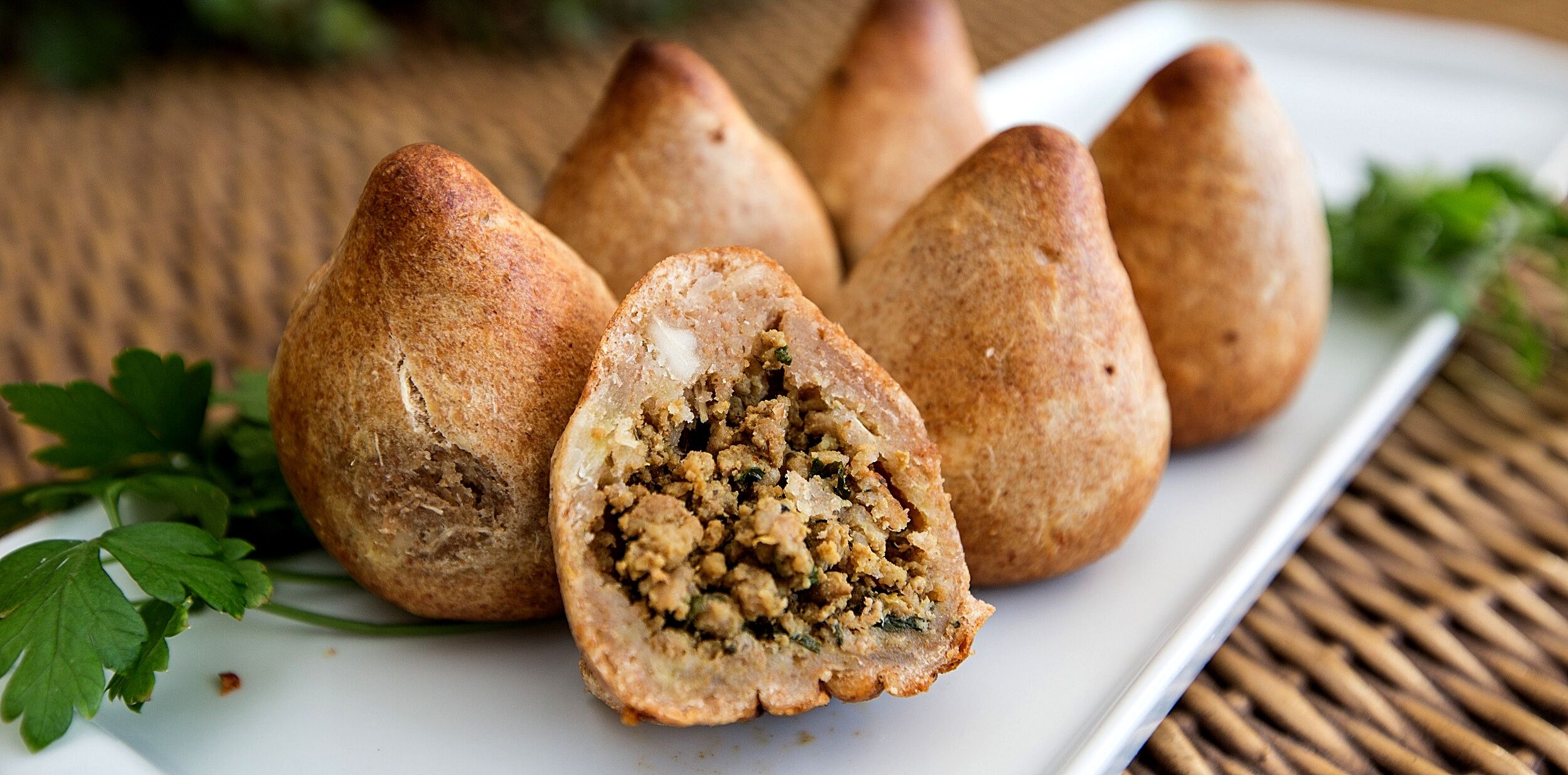 Coxinhas e canapé: Prefeitura de Guarabira vai gastar R$ 735 mil com guloseimas para coffe break Coxinha, Prefeitura, Guarabira