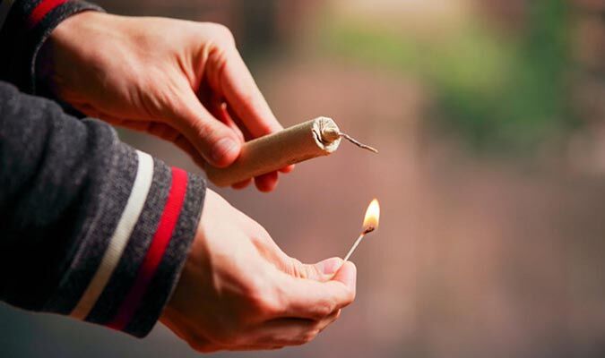 Fogos de artifícios são principal causa de queimaduras e Trauma de João Pessoa tem aumento de 111% no numero de vítimas Festas juninas, com fogos de artificio e fogueiras, agravam a situação das queimaduras