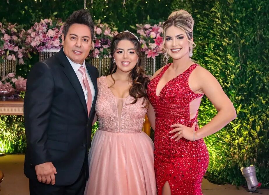 Celebração de 15 anos da filha de Daniel Diau, do Calcinha Preta, dura 10 horas e custa cerca de R$ 300 mil Celebração de 15 anos da filha de Daniel Diau, do Calcinha Preta, dura 10 horas e custa cerca de R$ 300 mil