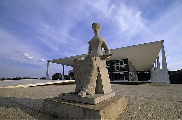 STF volta a julgar hoje revisão da vida toda do INSS A PGR denunciou ao Supremo Tribunal Federal (STF) o ex-presidente