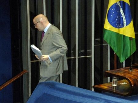 Demóstenes Torres é cassado e fica inelegível até 2027 Demóstenes Torres é cassado e fica inelegível até 2027