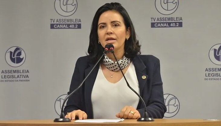 Filho da deputada Pollyanna Dutra já anuncia mãe como pré-candidata a senadora, nas redes sociais Filho da deputada Pollyanna Dutra já anuncia mãe como pré-candidata a senadora, nas redes sociais