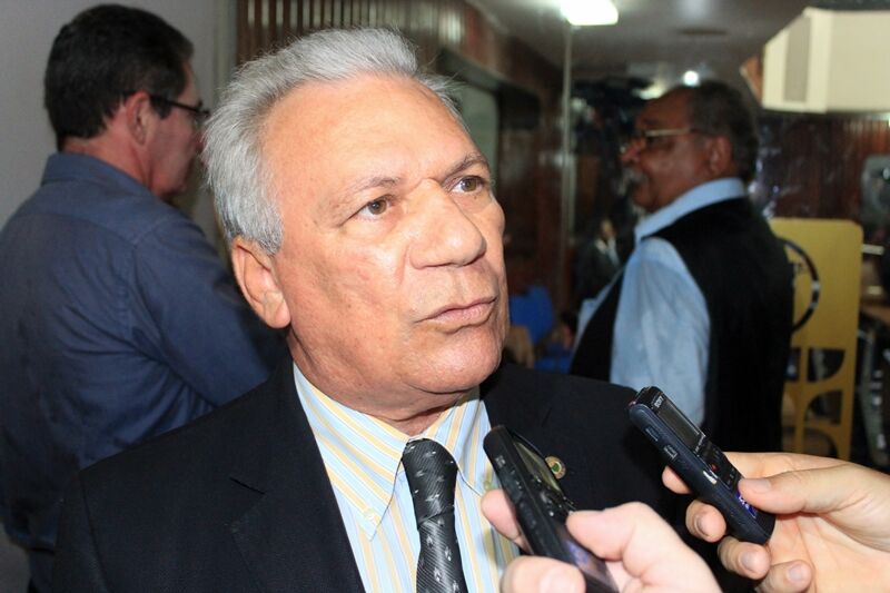 Prefeito de Cajazeiras, José Aldemir, tira licença de 15 dias para tratamento contra a Covid-19 Prefeito de Cajazeiras, José Aldemir, tira licença de 15 dias para tratamento contra a Covid-19