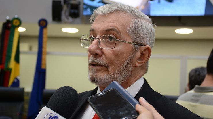 Morre o ex-deputado Simão Almeida, vítima de complicações da covid-19 Morre o ex-deputado Simão Almeida, vítima de complicações da covid-19
