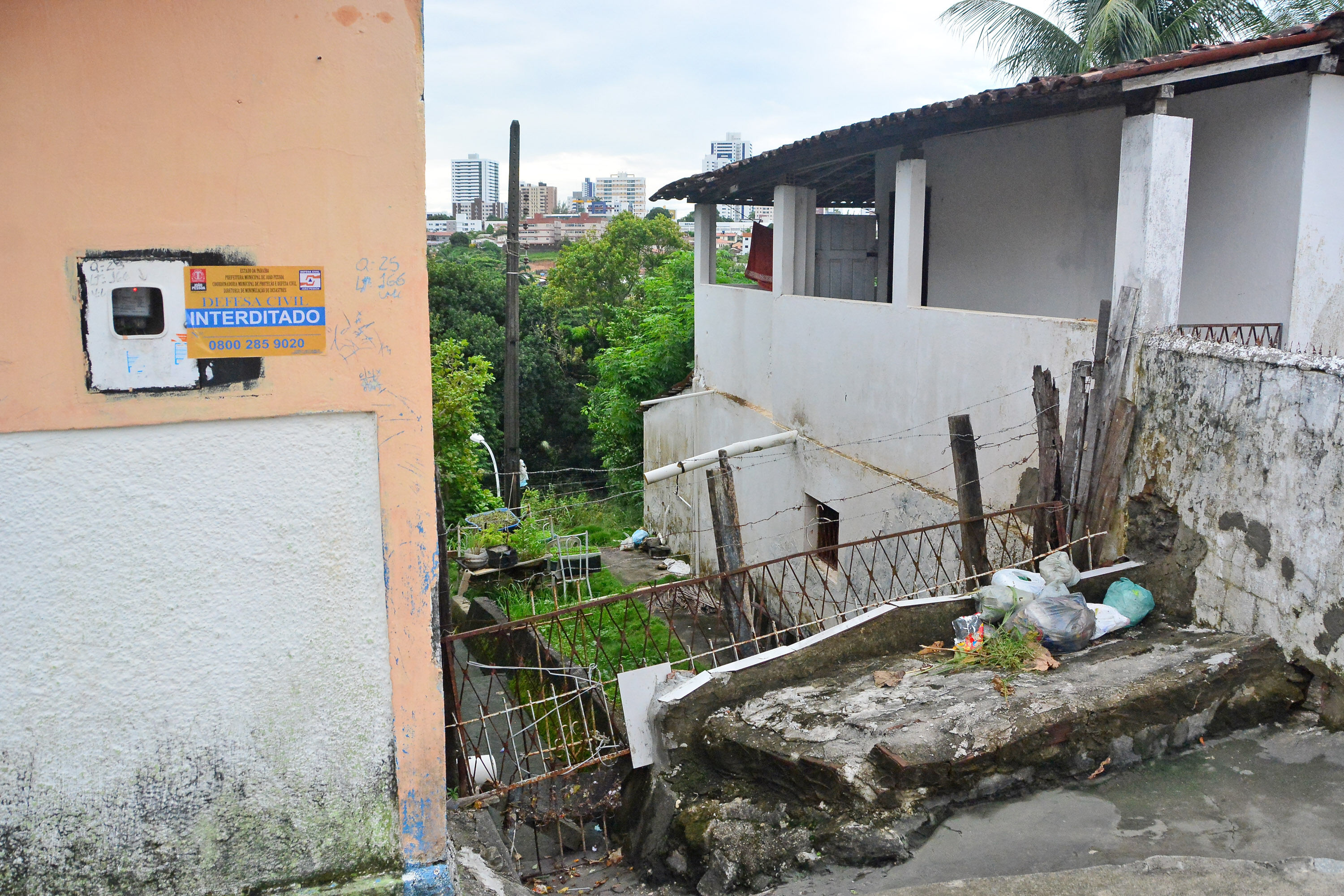 Laje de casa no João Paulo II cai em João Pessoa Laje de casa no João Paulo II cai em João Pessoa