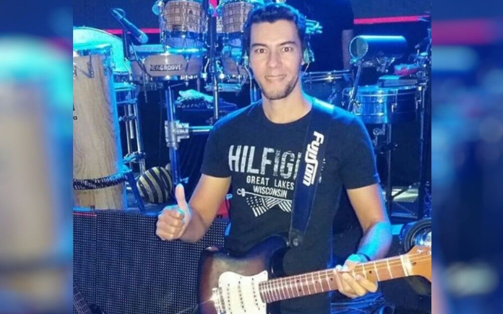 Polícia encontra moto de cantor desaparecido que fez dupla com Cristiano Araújo Polícia encontra moto de cantor desaparecido que fez dupla com Cristiano Araújo