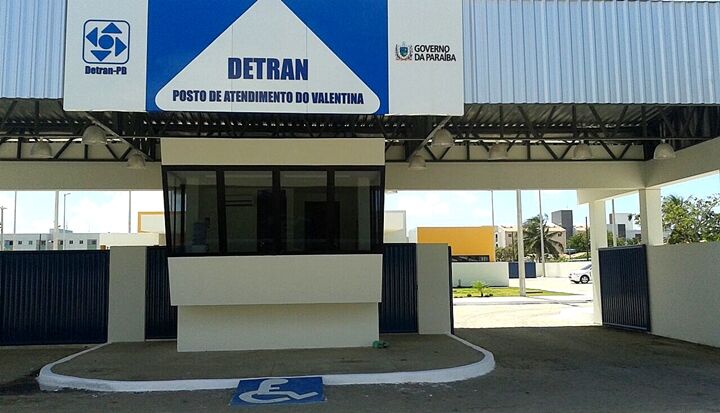 Bandido faz arrastão em posto do Detran no Valentina Bandido faz arrastão em posto do Detran no Valentina