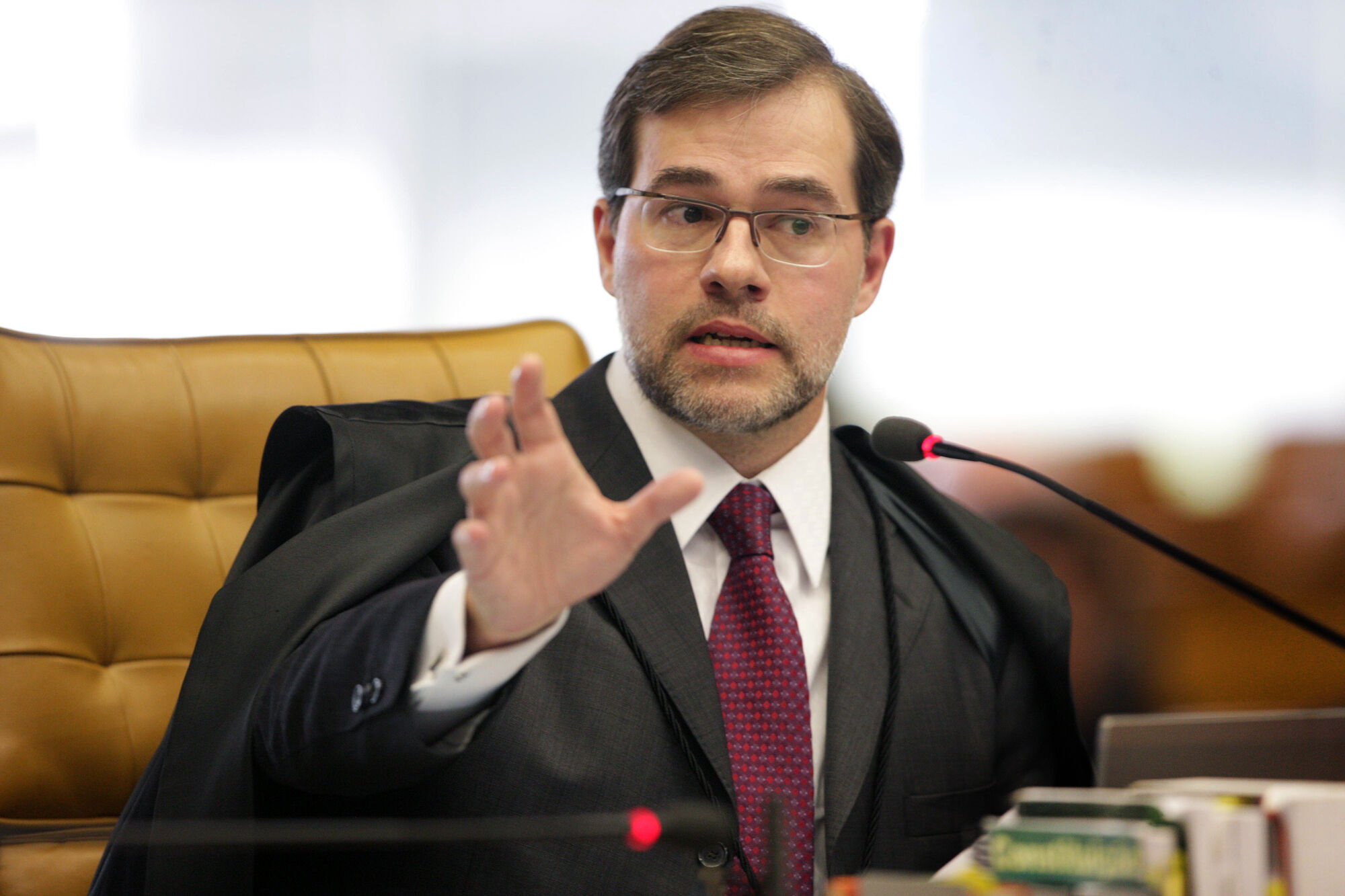 Poder público deve cortar o ponto de servidores grevistas, decide STF Poder público deve cortar o ponto de servidores grevistas, decide STF
