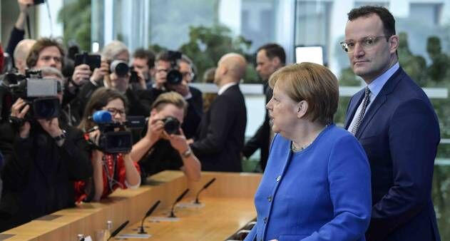 Merkel diz que 70% da população alemã pode ser infectada pelo coronavírus Merkel diz que 70% da população alemã pode ser infectada pelo coronavírus