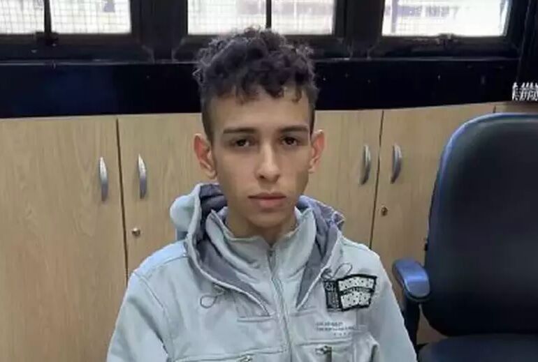 Discord: Jovem suspeito de estuprar meninas se entrega à polícia