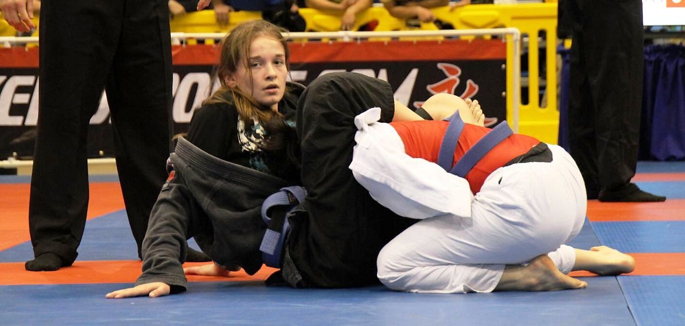 Mundial 2016: Dominyka vence Bia Mesquita e é bi absoluta na faixa-preta Mundial 2016: Dominyka vence Bia Mesquita e é bi absoluta na faixa-preta