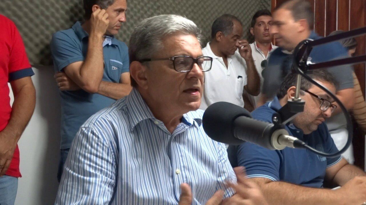 Prefeito de Pombal restringe transporte universitário a estudantes que votam no município e Ministério Público questiona Prefeito de Pombal restringe transporte universitário a estudantes que votam no município e Ministério Público questiona