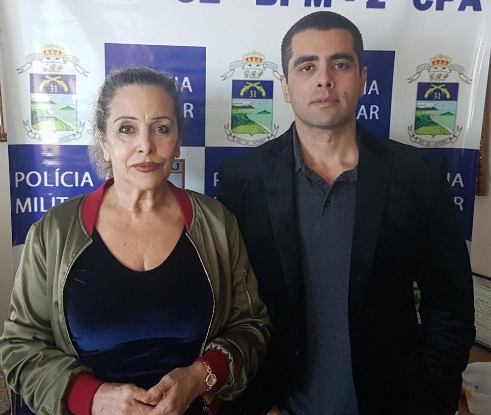 Dr. Bumbum e sua mãe são presos após quatro dias foragido na Barra da Tijuca Dr. Bumbum e sua mãe são presos após quatro dias foragido na Barra da Tijuca