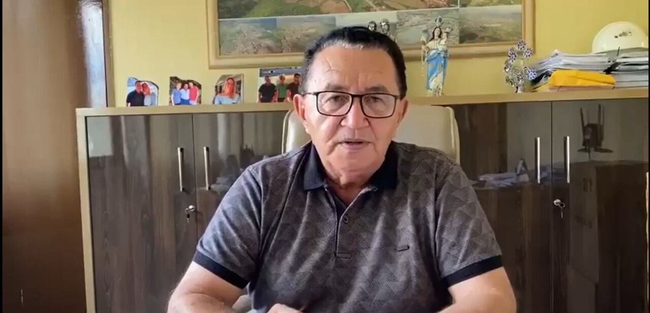 Prefeito de Alagoa Grande detalha tentativa de atentado e diz que agressor "vai pagar pelo que tentou fazer com a minha vida" Prefeito de Alagoa Grande detalha tentativa de atentado e diz que agressor "vai pagar pelo que tentou fazer com a minha vida"