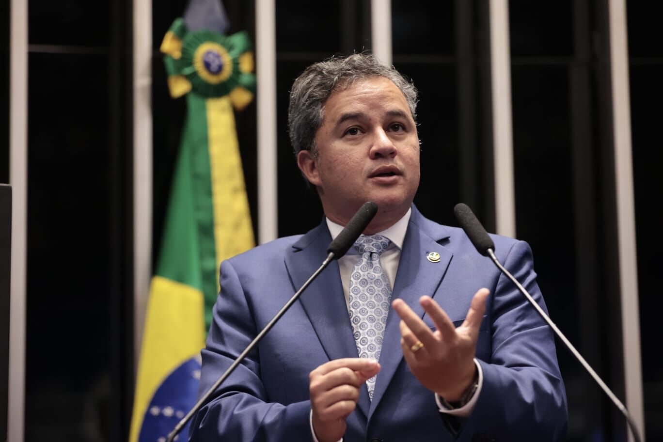 Efraim Filho aposta na sanção do projeto da desoneração da folha pelo presidente Lula Efraim Filho aposta na sanção do projeto da desoneração da folha pelo presidente Lula