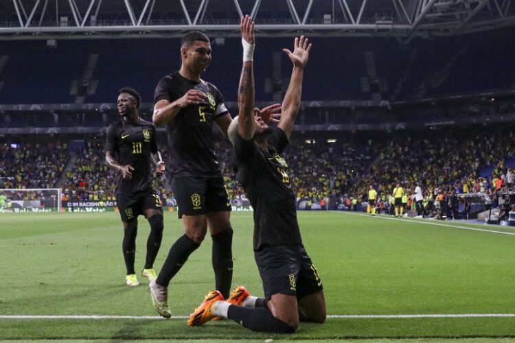 Amistoso Brasil x Guiné: seleção brasileira vence por 4x1 Amistoso Brasil x Guiné: seleção brasileira vence por 4x1