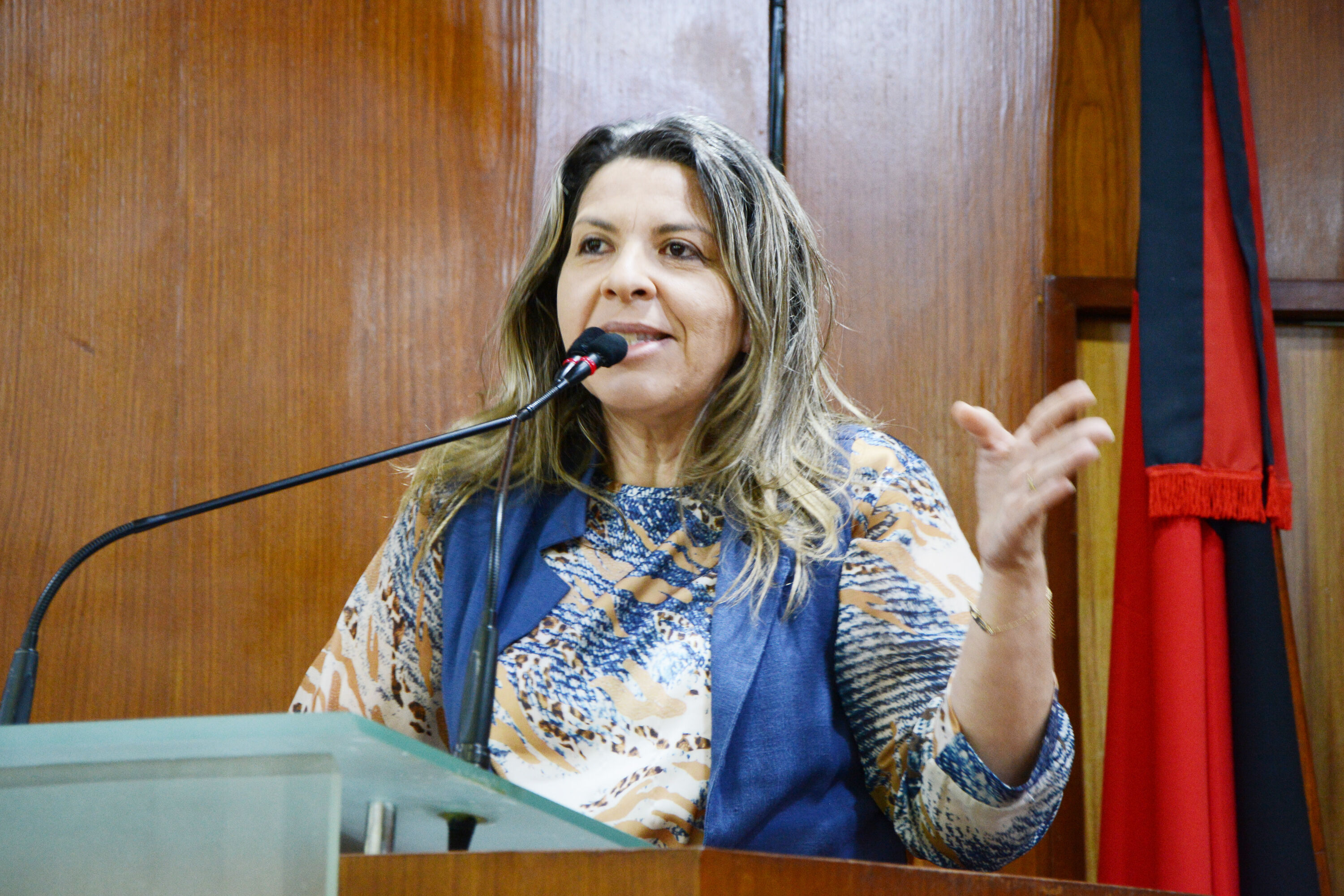 Eliza Virgínia usa redes sociais para desinformar e 'recomenda' que pais não vacinem seus filhos contra covid-19 Vereadora Eliza Virgínia critica decisão da Justiça em liberar 'habite-se' de prédio na orla de João Pessoa: "tem que demolir"
