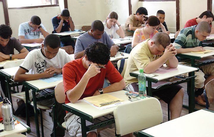 Saiba como são feitas as correções das provas e da redação do Enem, que começa neste domingo Saiba como são feitas as correções das provas e da redação do Enem, que começa neste domingo
