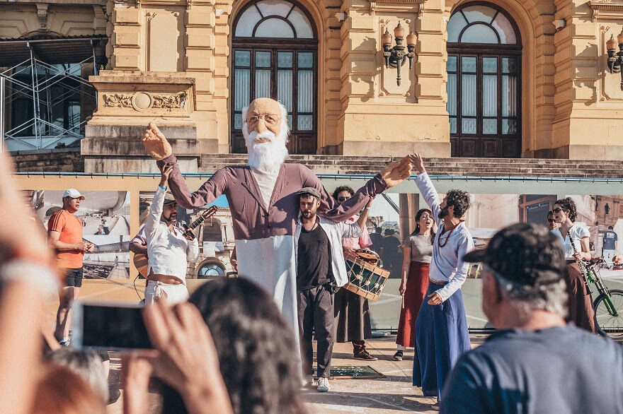 Espetáculo inspirado na obra de Paulo Freire e do poeta paraibano Zé da Luz tem única apresentação em João Pessoa Espetáculo inspirado na obra de Paulo Freire e do poeta paraibano Zé da Luz tem única apresentação em João Pessoa