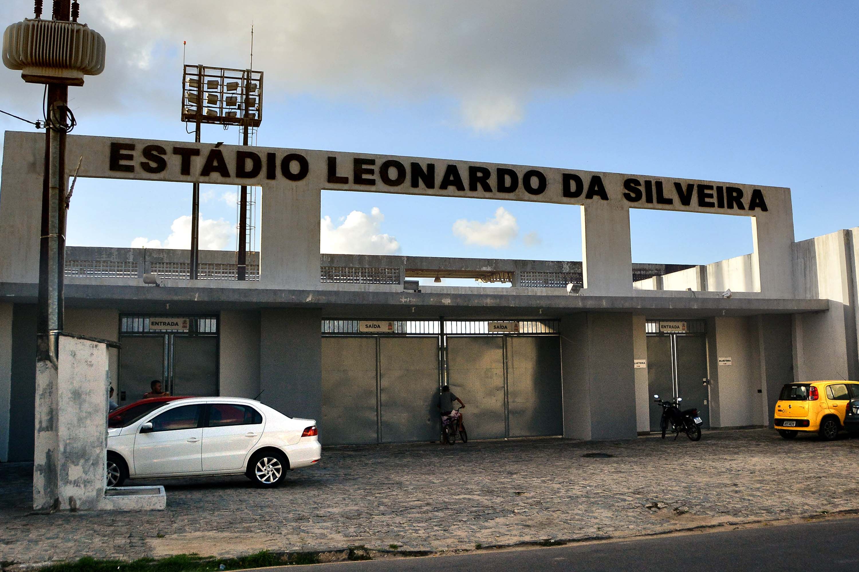 Estádio da Graça é entregue à população com amistoso entre Botafogo Sub-19 e Mangabeira IV e V Estádio da Graça é entregue à população com amistoso entre Botafogo Sub-19 e Mangabeira IV e V