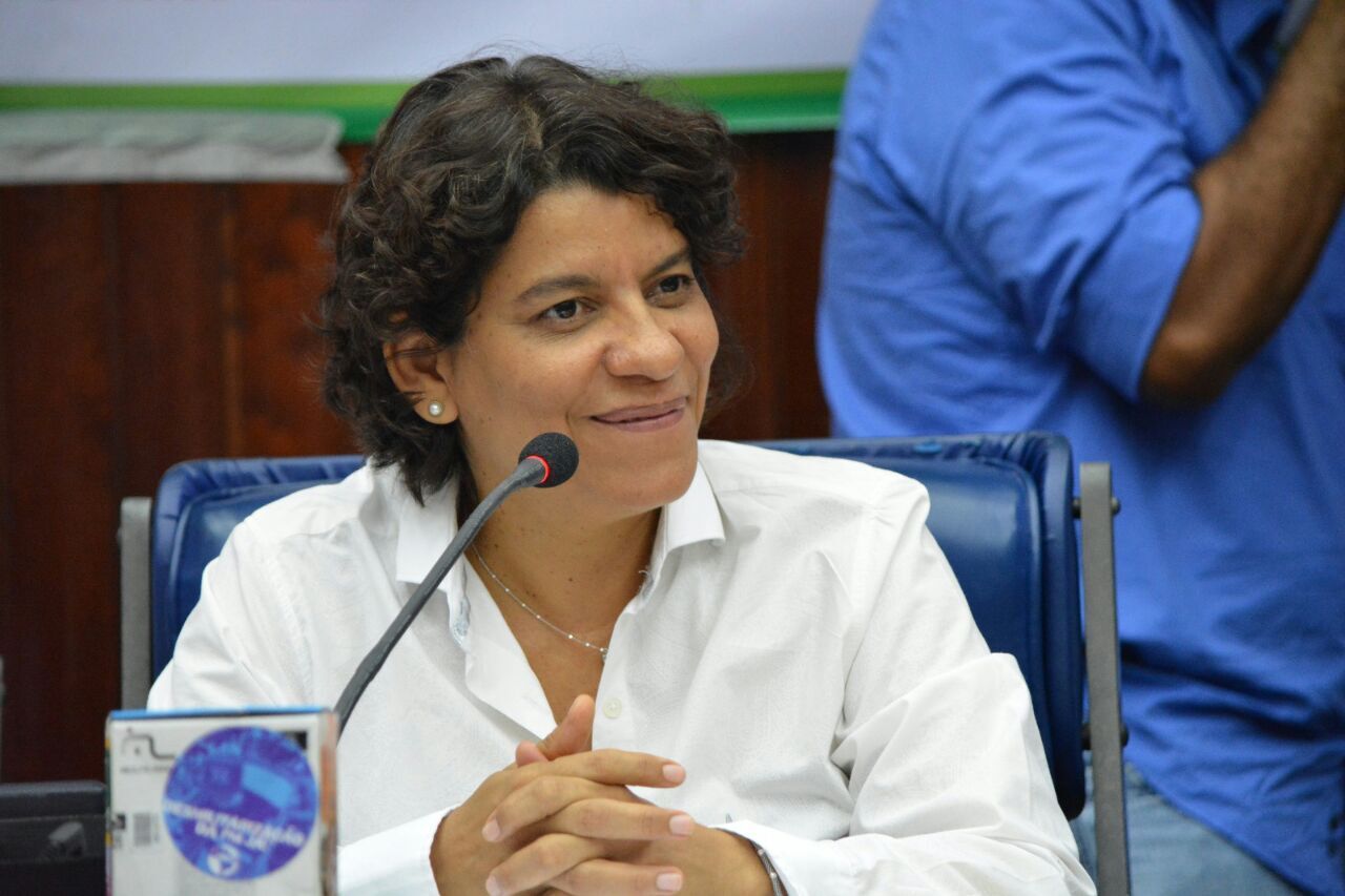 Estela Bezerra assume Secretaria no Governo Lula e diz que prioridade é garantir segurança de mulheres Estela Bezerra assume Secretaria no Governo Lula e diz que prioridade é garantir segurança de mulheres