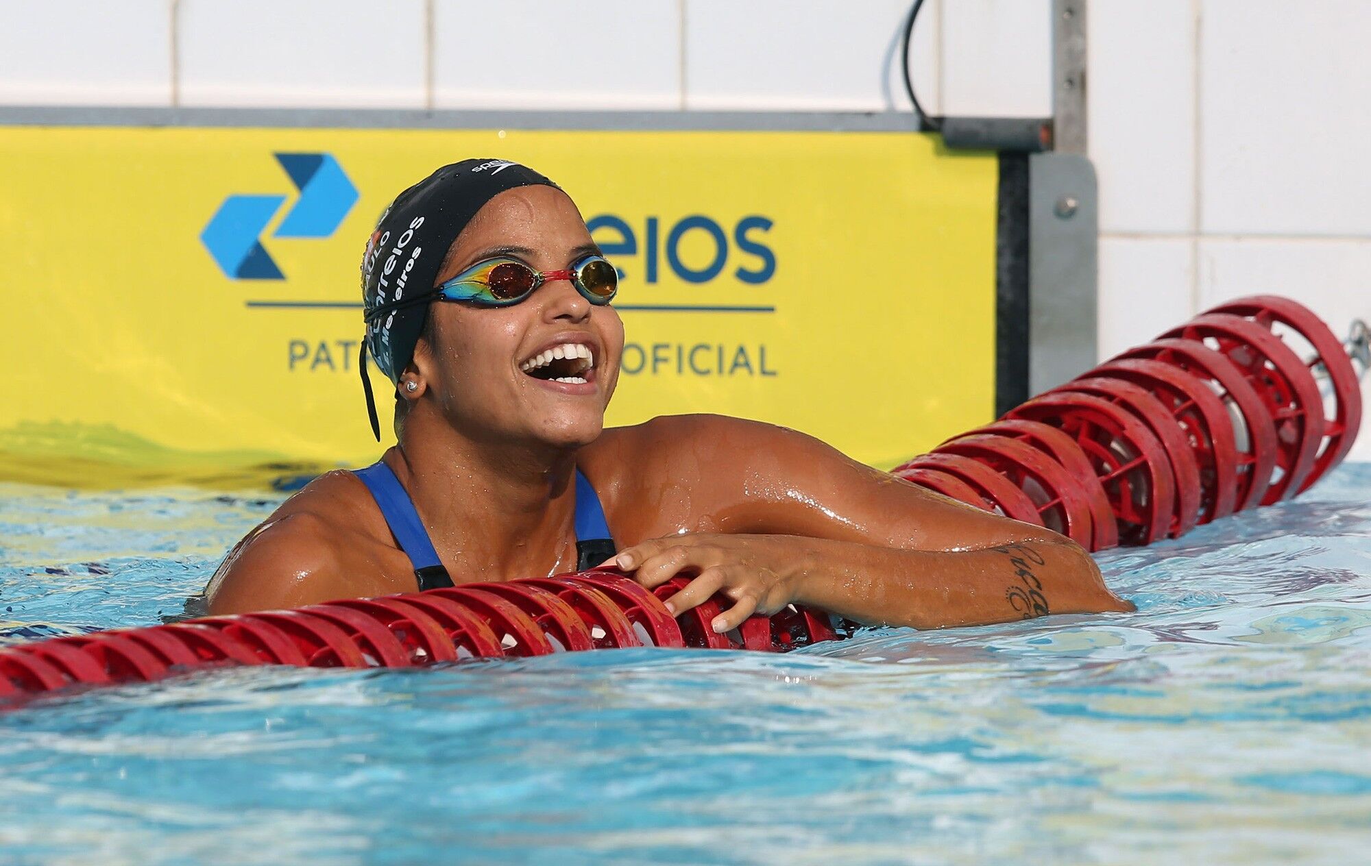 Etiene Medeiros é ouro nos 50 metros costas no Mundial de Natação Etiene Medeiros é ouro nos 50 metros costas no Mundial de Natação