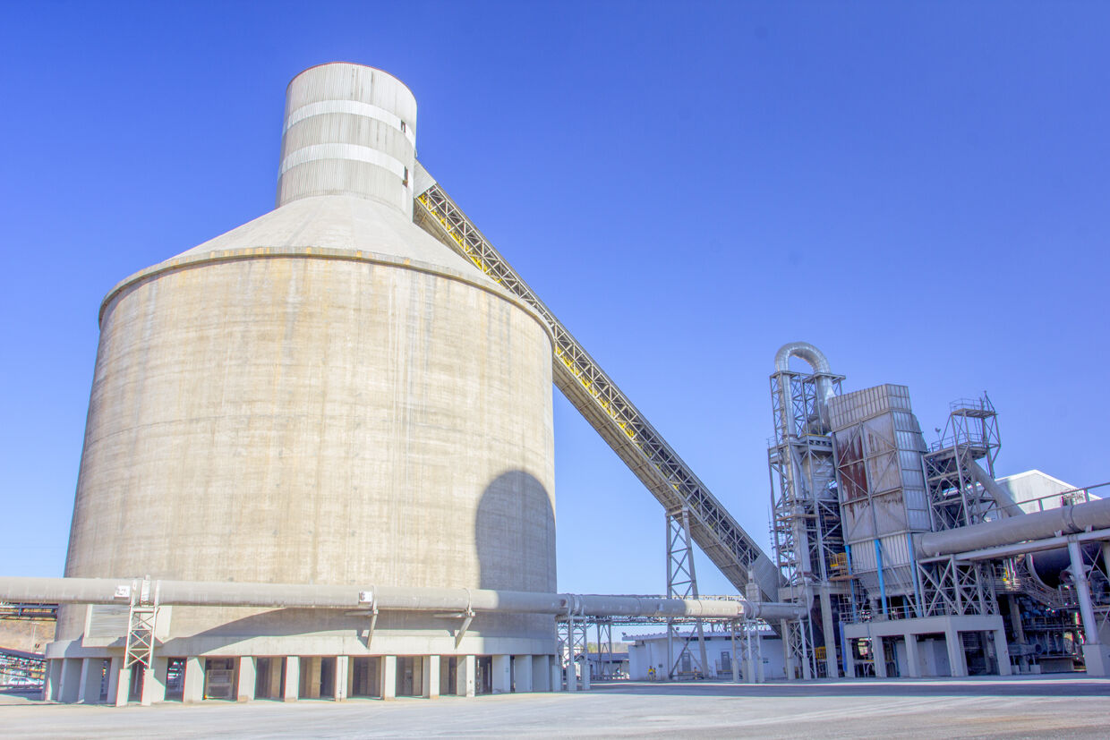 Fábrica de cimento no Litoral Sul da PB vai gerar 250 empregos diretos Fábrica de cimento no Litoral Sul da PB vai gerar 250 empregos diretos