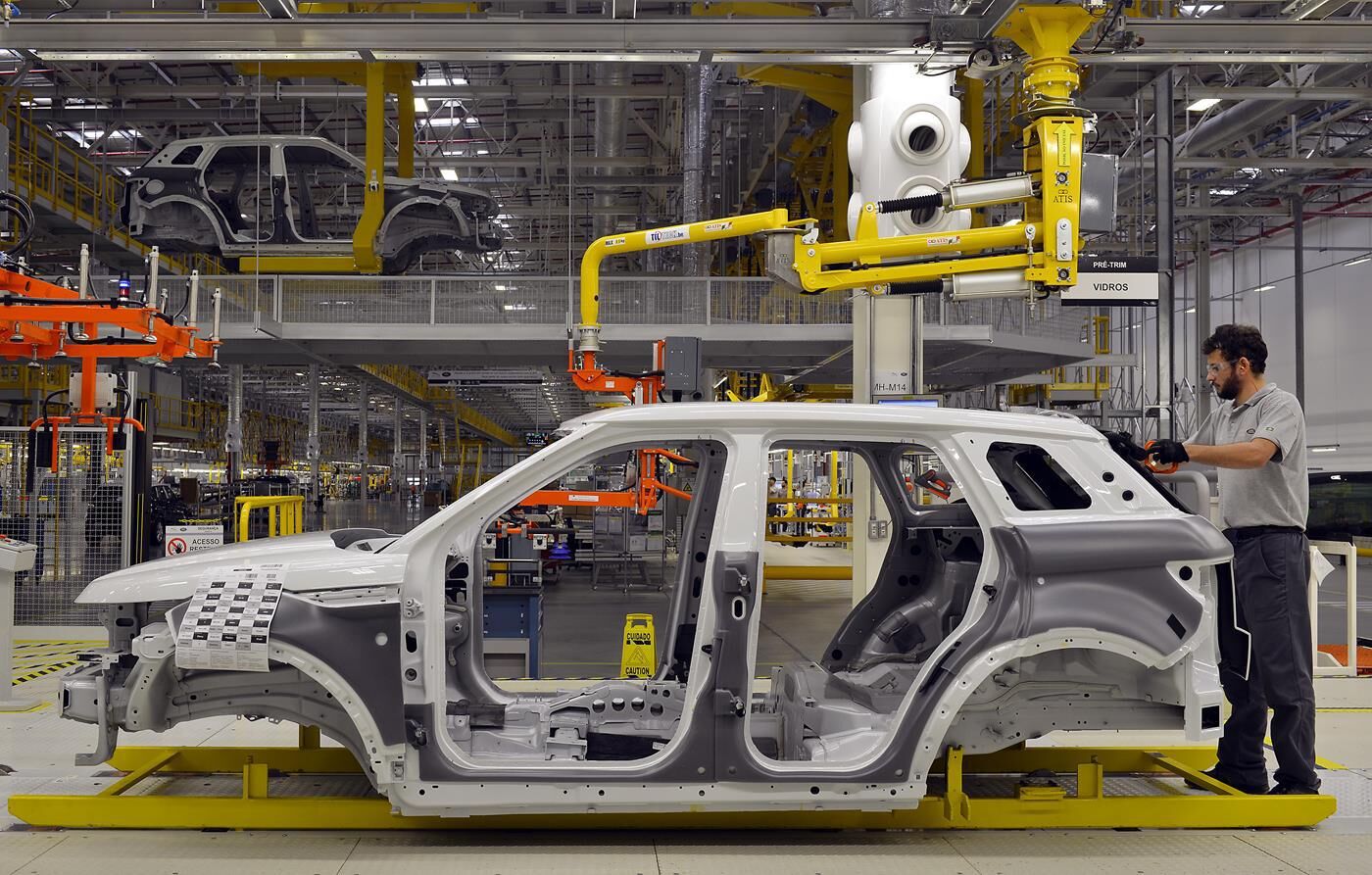 Jaguar Land Rover inaugura sua fábrica no Brasil