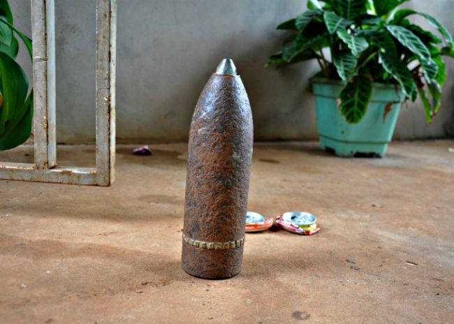 Família usa bomba por 15 anos como peso para segurar porta