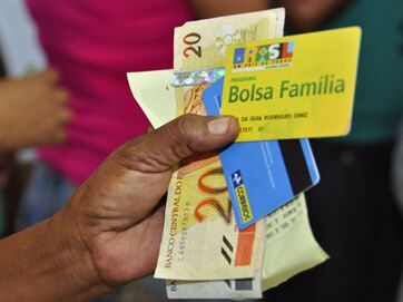 Abono Natalino começa a ser pago a 669 mil famílias na Paraíba Abono Natalino começa a ser pago a 669 mil famílias na Paraíba
