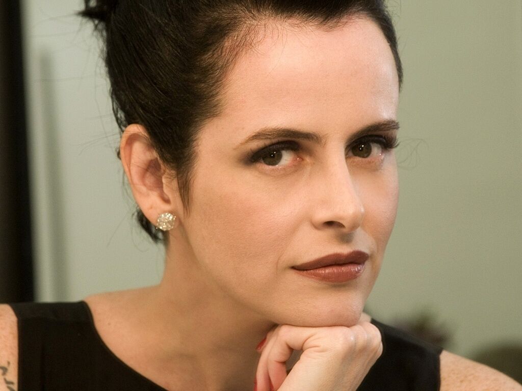 Escritora, atriz e roteirista Fernanda Young morre aos 49 anos Escritora, atriz e roteirista Fernanda Young morre aos 49 anos