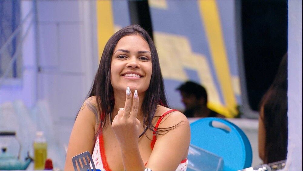 Paraibana é a participante mais comentada do BBB20, já emocionou colegas ao cantar e bebeu água da piscina Paraibana é a participante mais comentada do BBB20, já emocionou colegas ao cantar e bebeu água da piscina