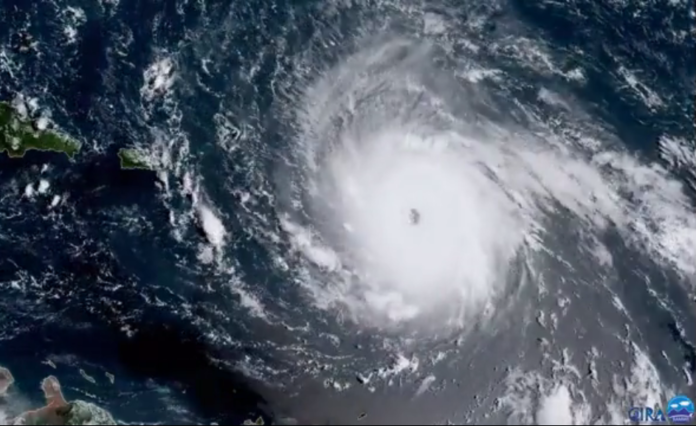 Furacão Irma toca o solo e provoca muito estrago em ilhas do Caribe Furacão Irma toca o solo e provoca muito estrago em ilhas do Caribe