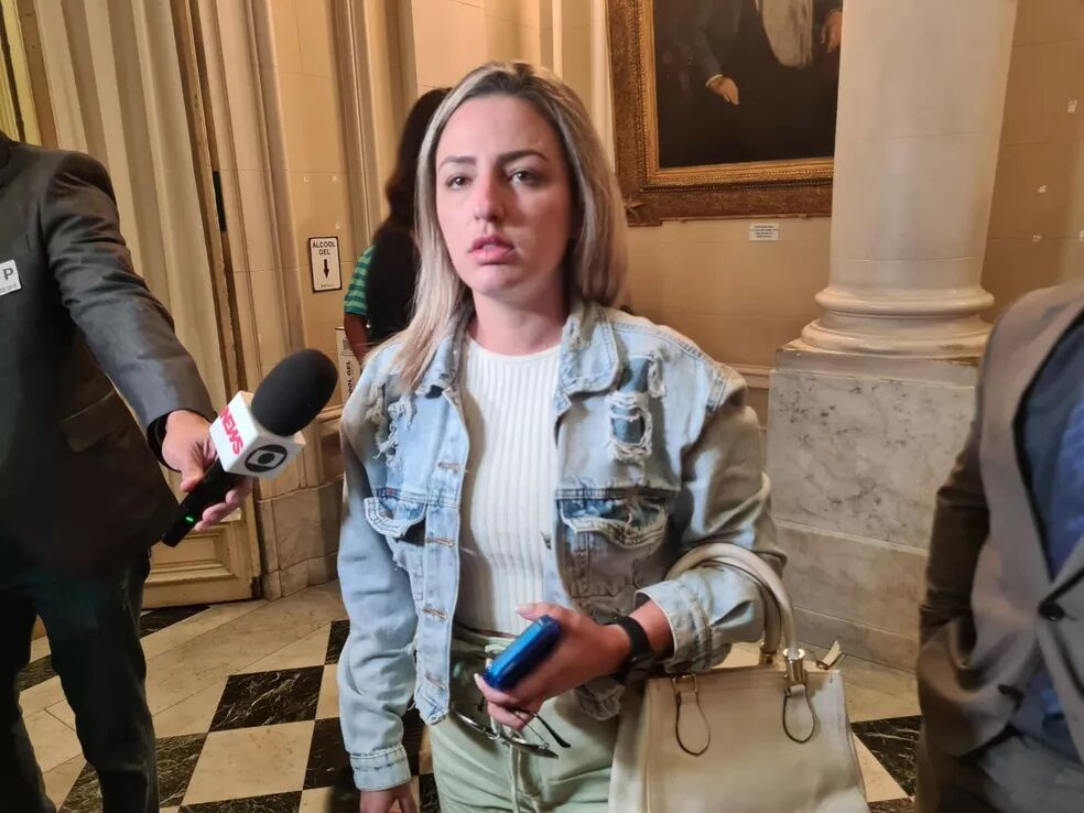 Ex-assessora de Gabriel Monteiro confirma denúncias de assédio sexual: 'É um doente social' Ex-assessora de Gabriel Monteiro confirma denúncias de assédio sexual: 'É um doente social'
