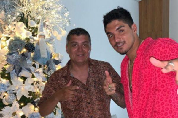 Gabriel Medina volta a passar o Natal com o pai biológico depois de 20 anos Gabriel Medina volta a passar o Natal com o pai biológico depois de 20 anos