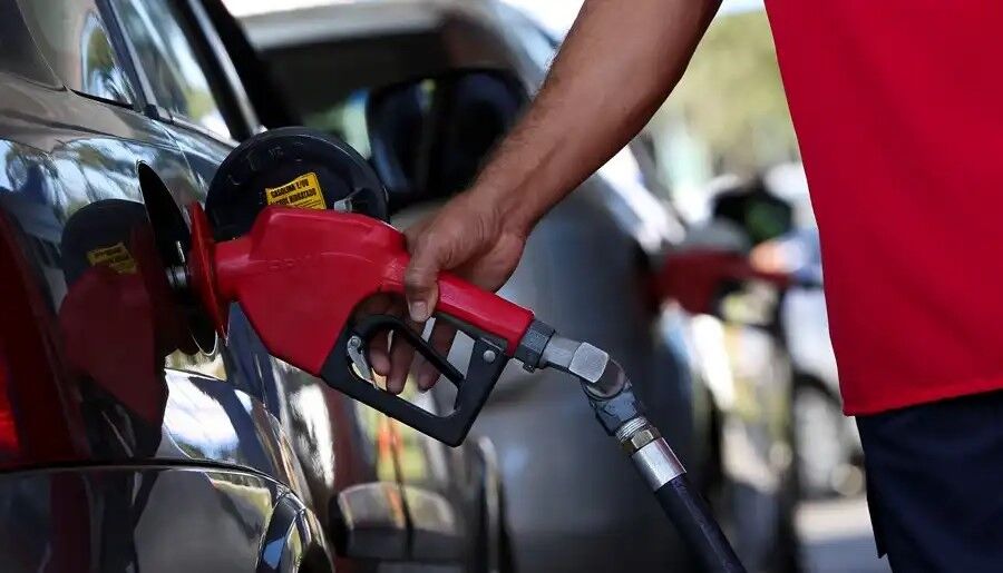 Gasolina, diesel e gás de cozinha vão sofrer aumento na alíquota do ICMS, anuncia Confaz; veja novos valores