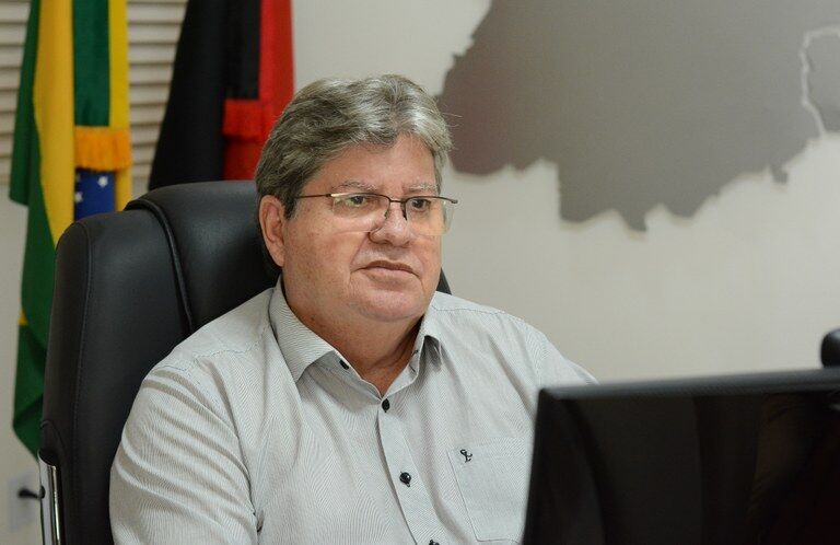 João Azevêdo recebe alta, após ser submetido a angioplastia no Hospital Metropolitano