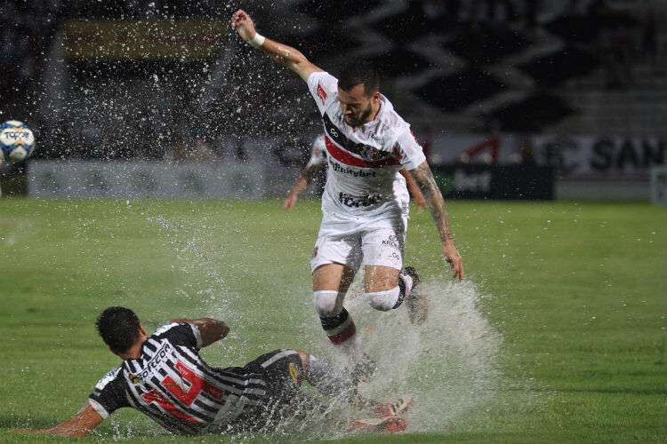 Botafogo-PB sofre gol no apagar das luzes e Santa Cruz evita derrota ao garantir empate Botafogo-PB sofre gol no apagar das luzes e Santa Cruz evita derrota ao garantir empate