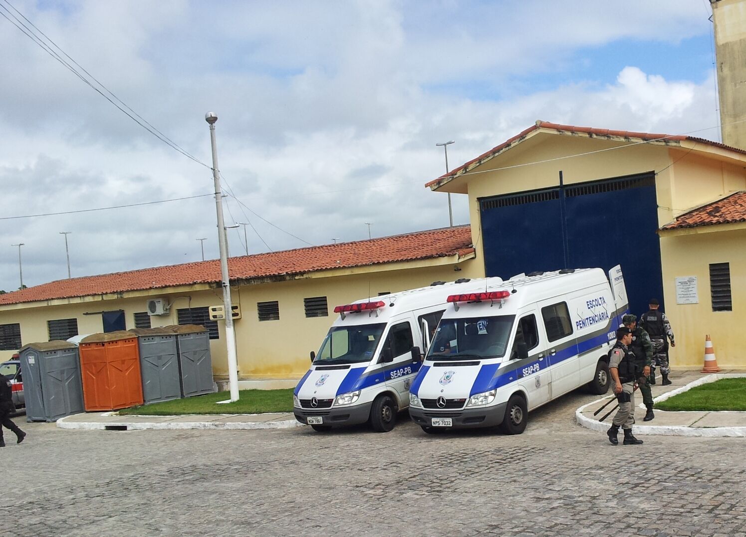 'Território Livre': Polícia Federal cumpre mandado de prisão contra detento do PB1, marido de investigada presa 'Território Livre': Polícia Federal cumpre mandado de prisão contra detento do PB1, marido de investigada presa