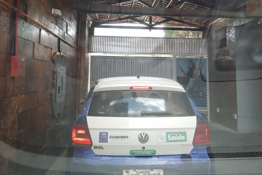 Carro da Prefeitura de Guarabira é flagrado saindo de motel em João Pessoa Carro da Prefeitura de Guarabira é flagrado saindo de motel em João Pessoa