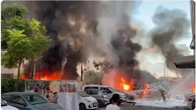 Moradores dizem que os ataques israelenses são os mais pesados desde o início da guerra Moradores dizem que os ataques israelenses são os mais pesados desde o início da guerra