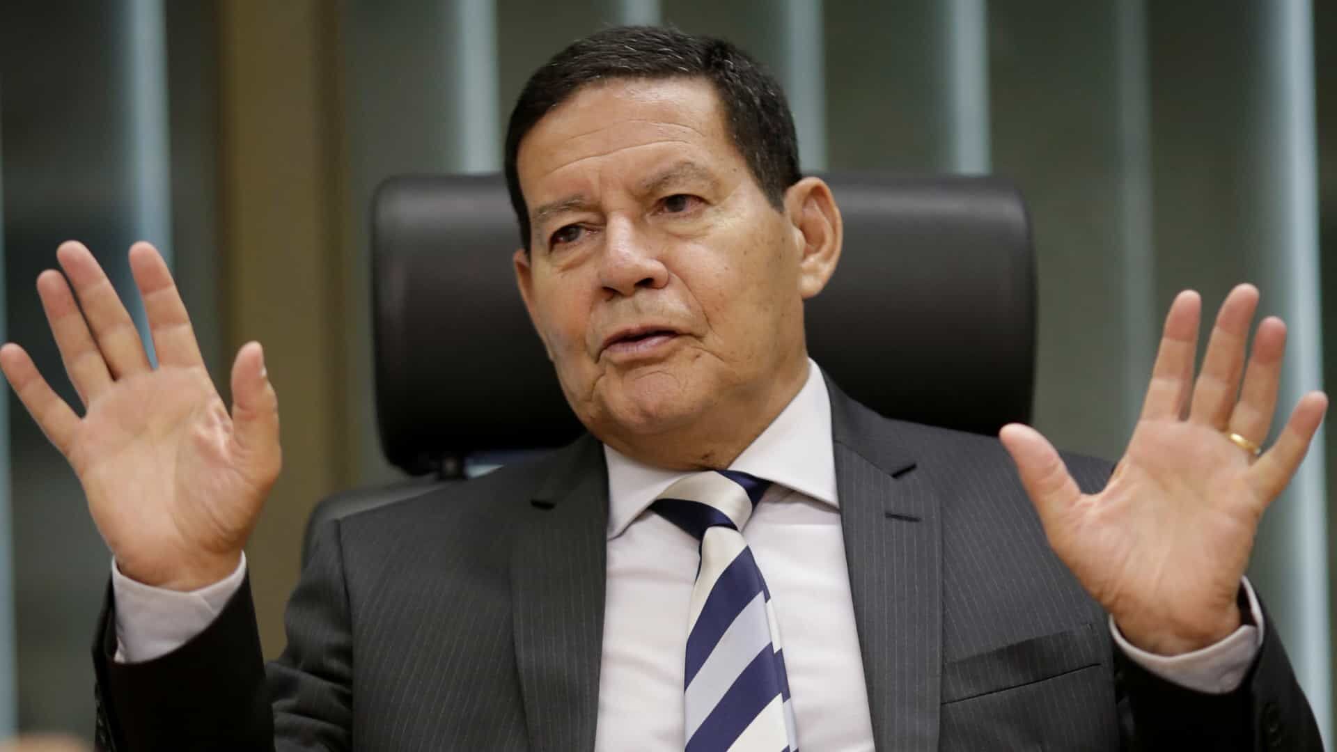 João Azevêdo sanciona Título de Cidadão Paraibano ao vice-presidente Mourão João Azevêdo sanciona Título de Cidadão Paraibano ao vice-presidente Mourão