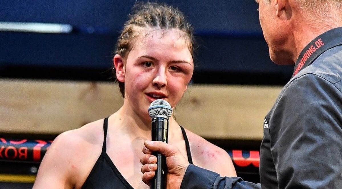 Imagem forte: Boxeadora alemã fica com o rosto desfigurado e com um dos hematomas mais feios da história do esporte Imagem forte: Boxeadora alemã fica com o rosto desfigurado e com um dos hematomas mais feios da história do esporte