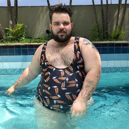 Homens passam a usar maiô para quebrar estereótipo de gênero Homens passam a usar maiô para quebrar estereótipo de gênero