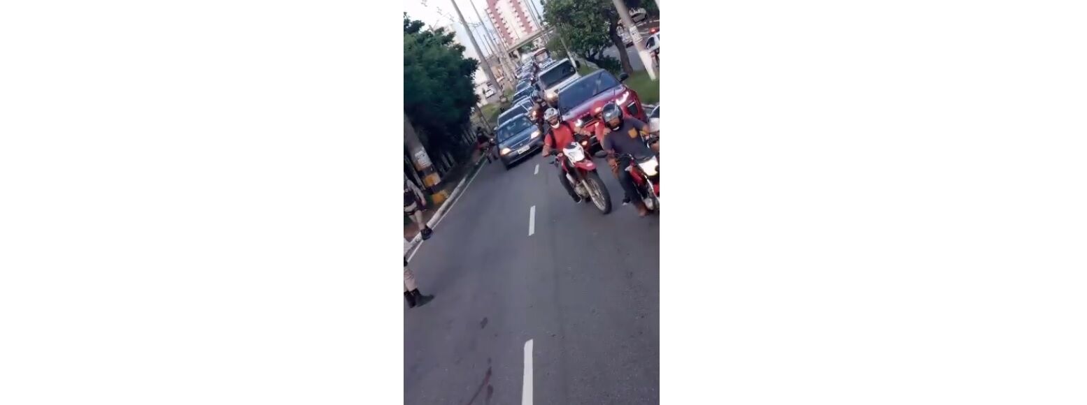 Homem é assassinado à luz do dia na Avenida Tancredo Neves, em João Pessoa Homem é assassinado à luz do dia na Avenida Tancredo Neves, em João Pessoa