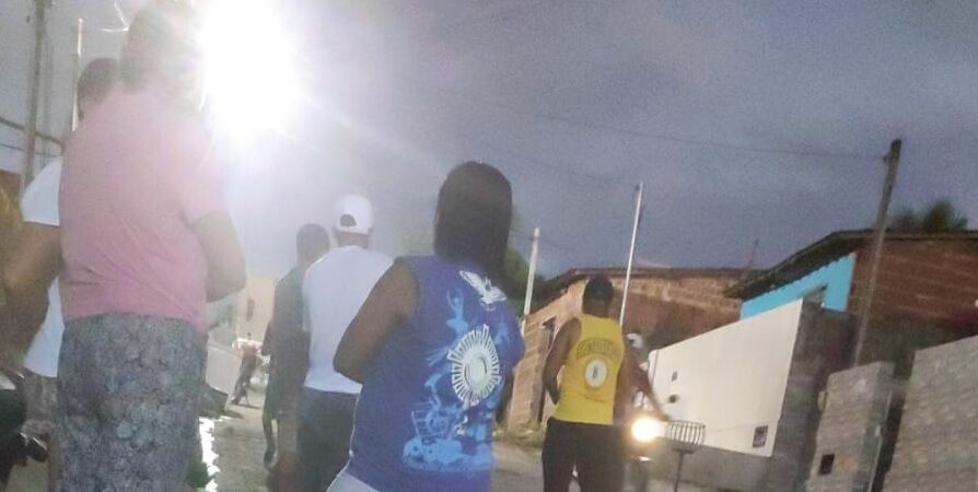 Homem é assassinado a tiros em comunidade de Santa Rita Homem é assassinado a tiros em comunidade de Santa Rita