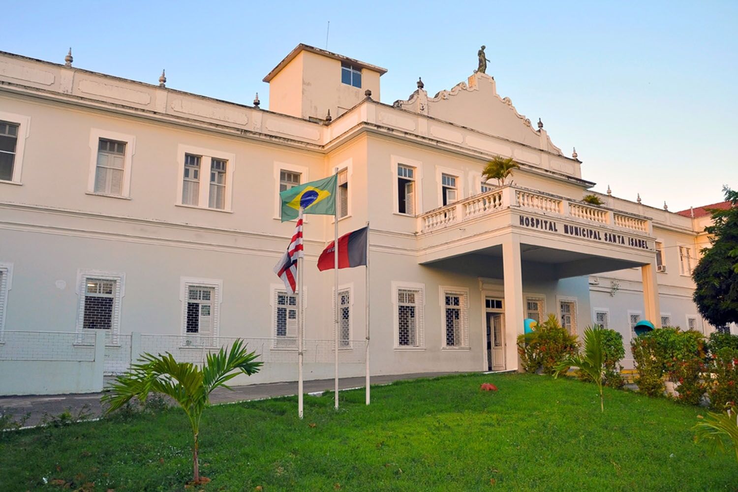 Esposo de diretora do Hospital Santa Isabel também está internado com covid-19 Esposo de diretora do Hospital Santa Isabel também está internado com covid-19
