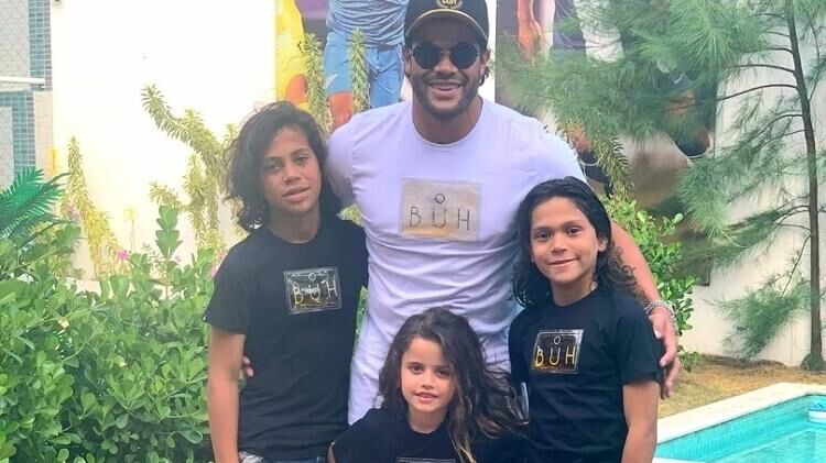 Hulk Paraíba processa ex-mulher por dificultar contato com os filhos Hulk Paraíba processa ex-mulher por dificultar contato com os filhos